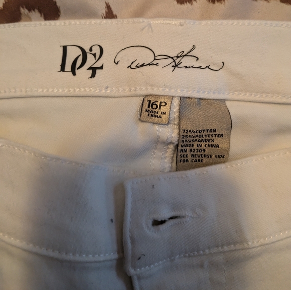 DG2 by Diane Gilman virtual stretch straight leg white denim jeans size 16P - Picture 4 of 7